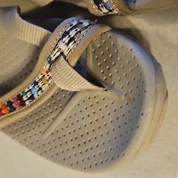 Skechers Tan Sandals - Picture 3 of 11